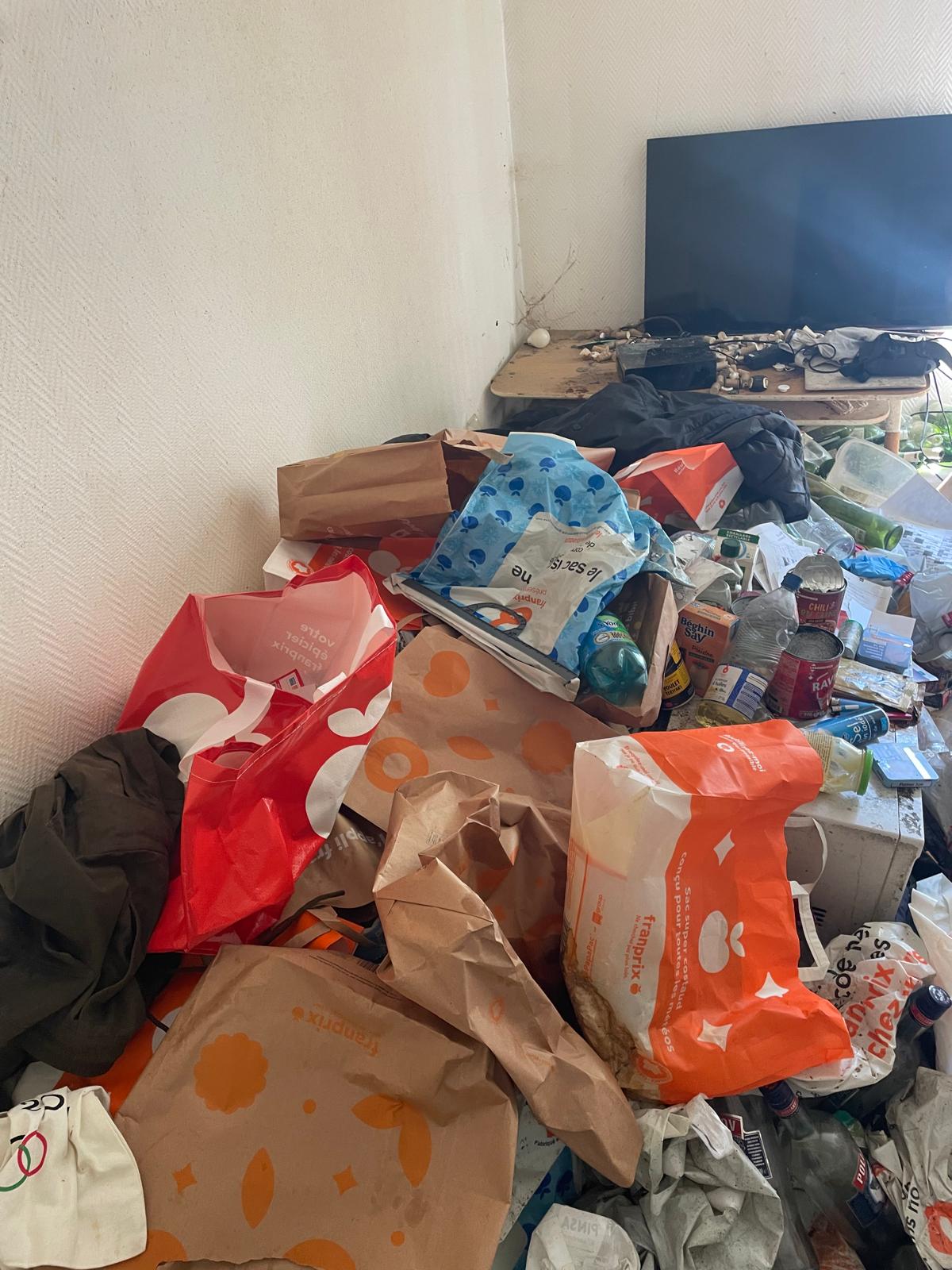 Nettoyage et désinfection après anomalie à Montrouge img 20250701 wa0006